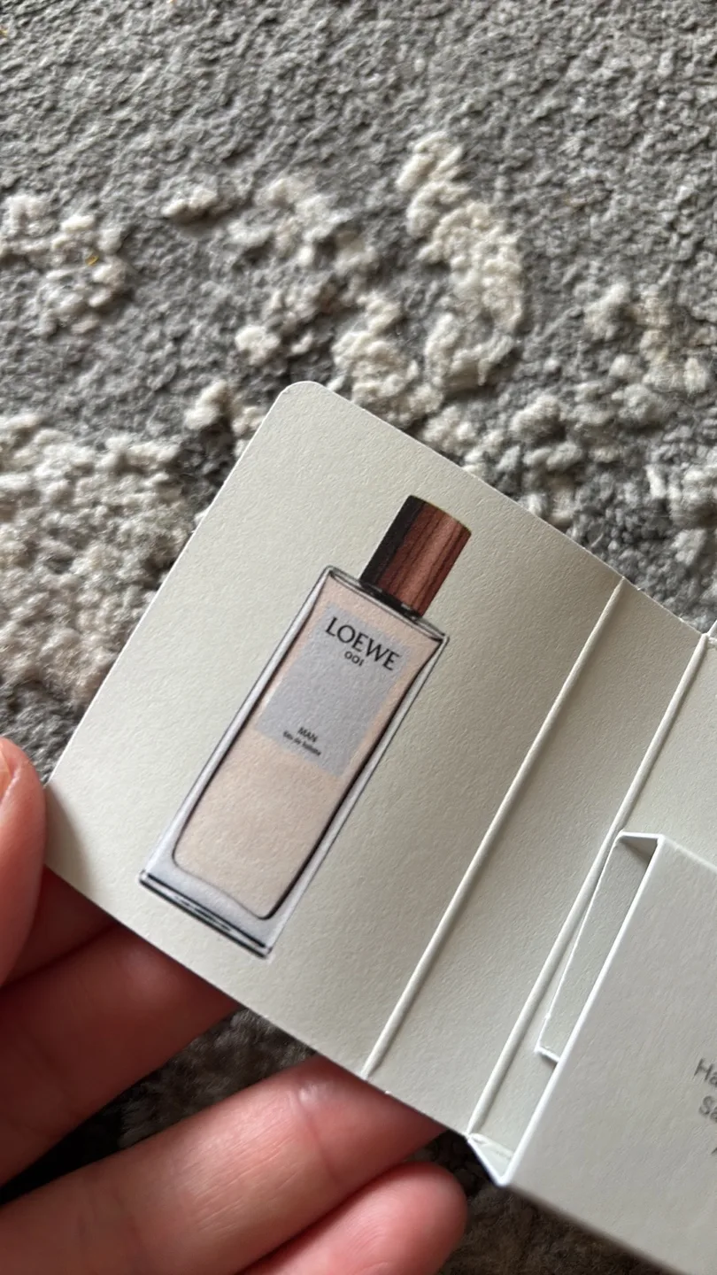 Loewe 001 Man & Woman Perfume Samples image indicator(3)