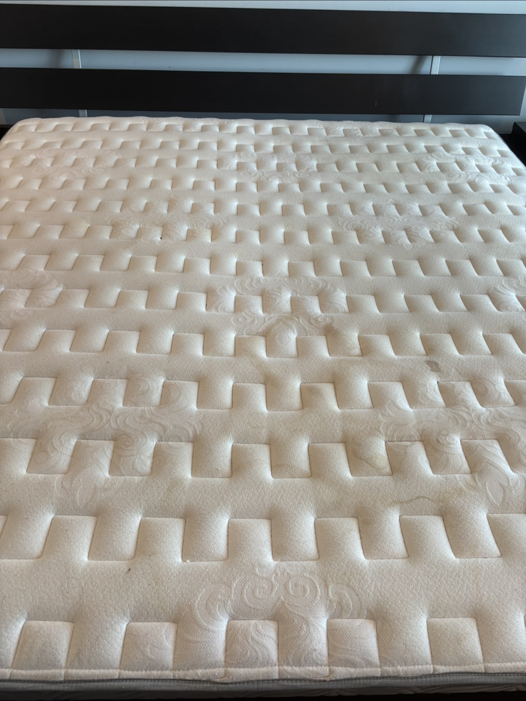 King Size Bed Set - photo 2