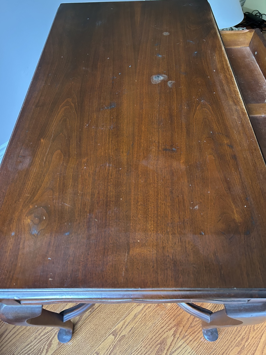 Antique Style Wooden Desk - photo 5