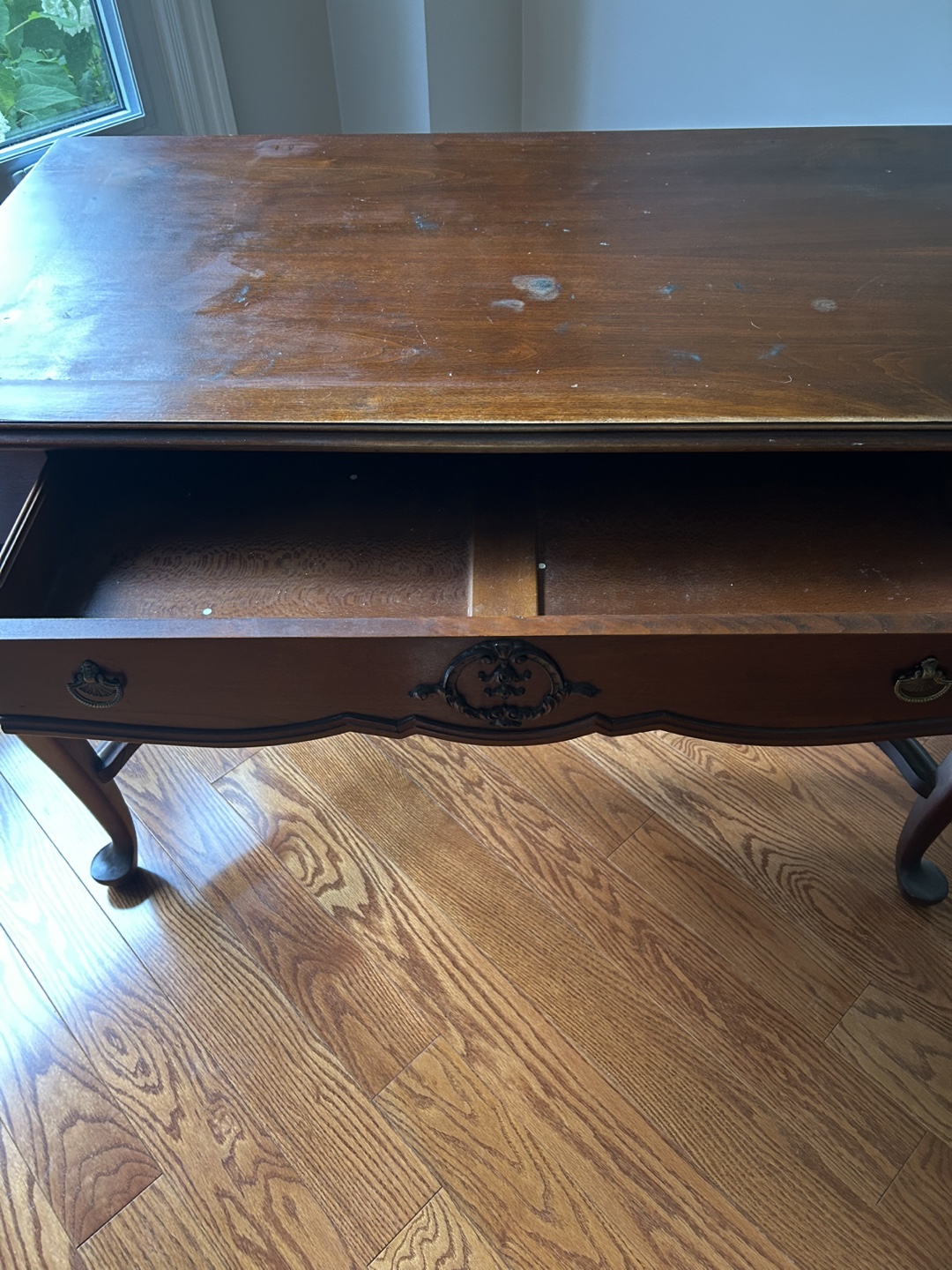 Antique Style Wooden Desk - photo 4