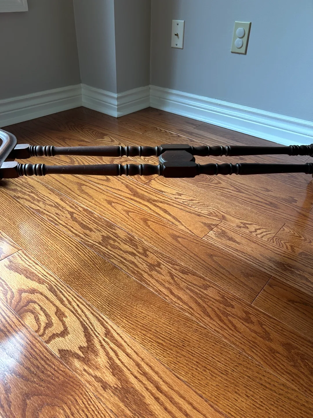 Antique Style Wooden Desk image indicator(6)