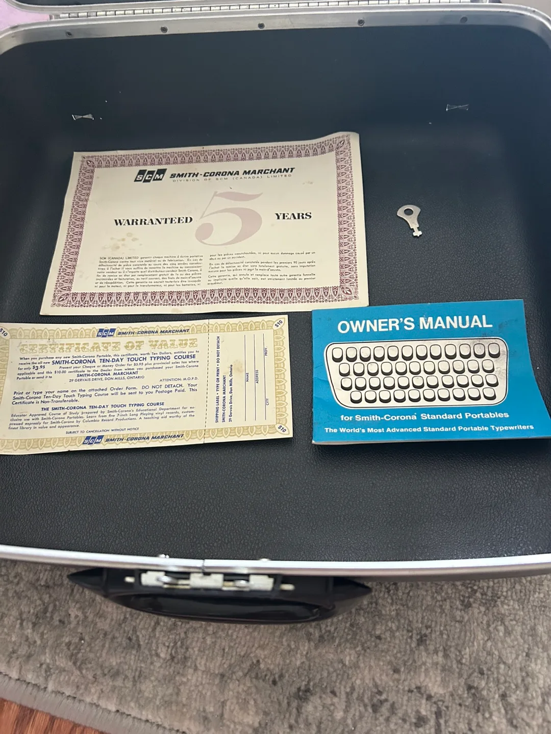 SCM Smith-Corona Galaxie Deluxe Typewriter image indicator(3)