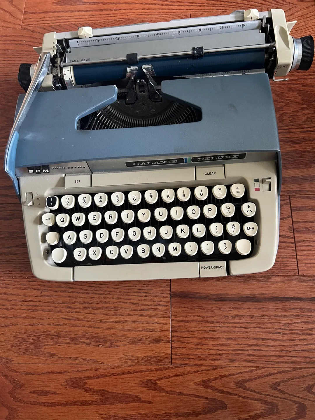 SCM Smith-Corona Galaxie Deluxe Typewriter image indicator(2)