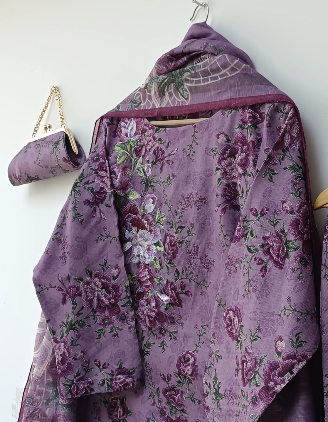 Floral Print Salwar Kameez Suit with Matching Bag - photo 3