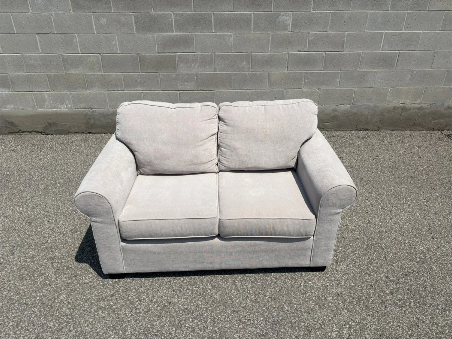 FREE DELIVERY✅• LIGHT GREY 2 SEATER COUCH / SOFA / LOVE SEAT thumbnail