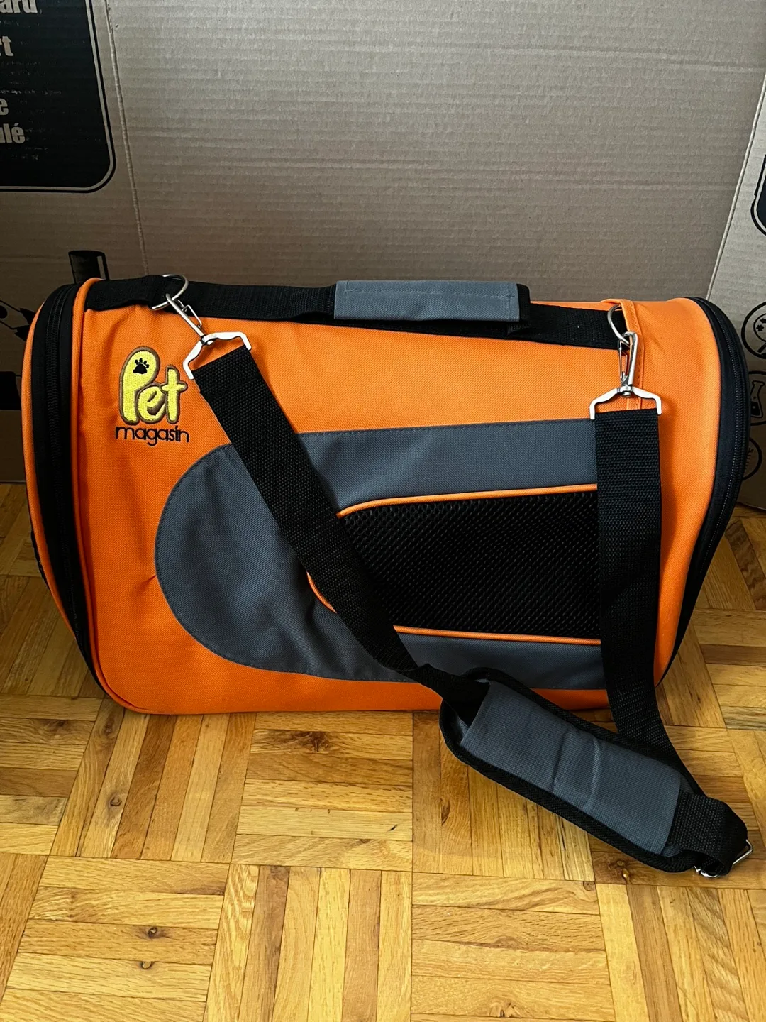 Pet Magasin Pet Carrier thumbnail