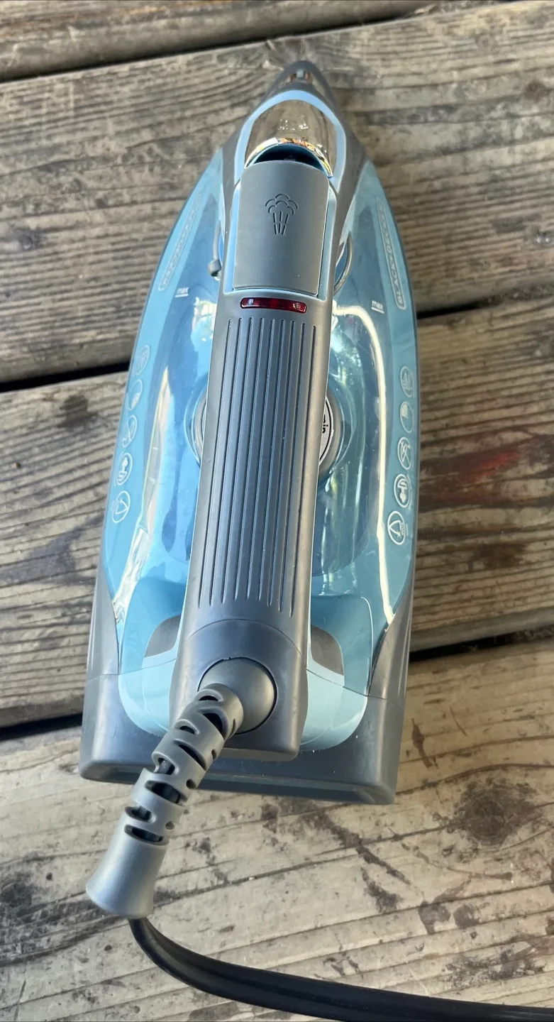 Black+Decker Light Blue Iron thumbnail