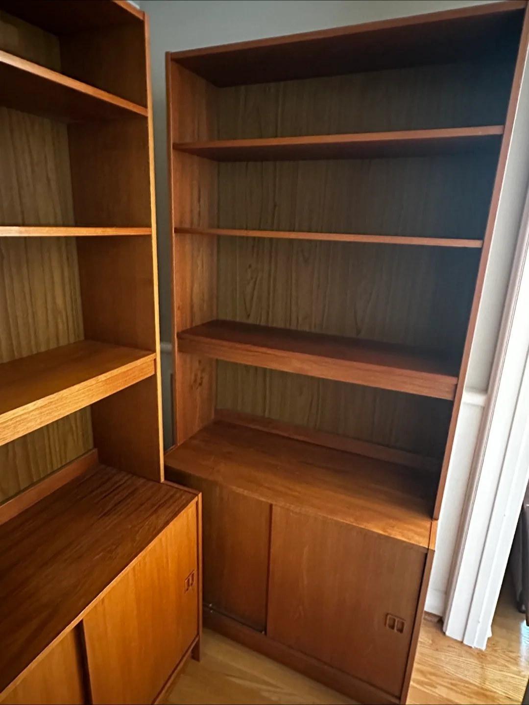 Vintage Teak Wall Unit/Bookcase image indicator(3)