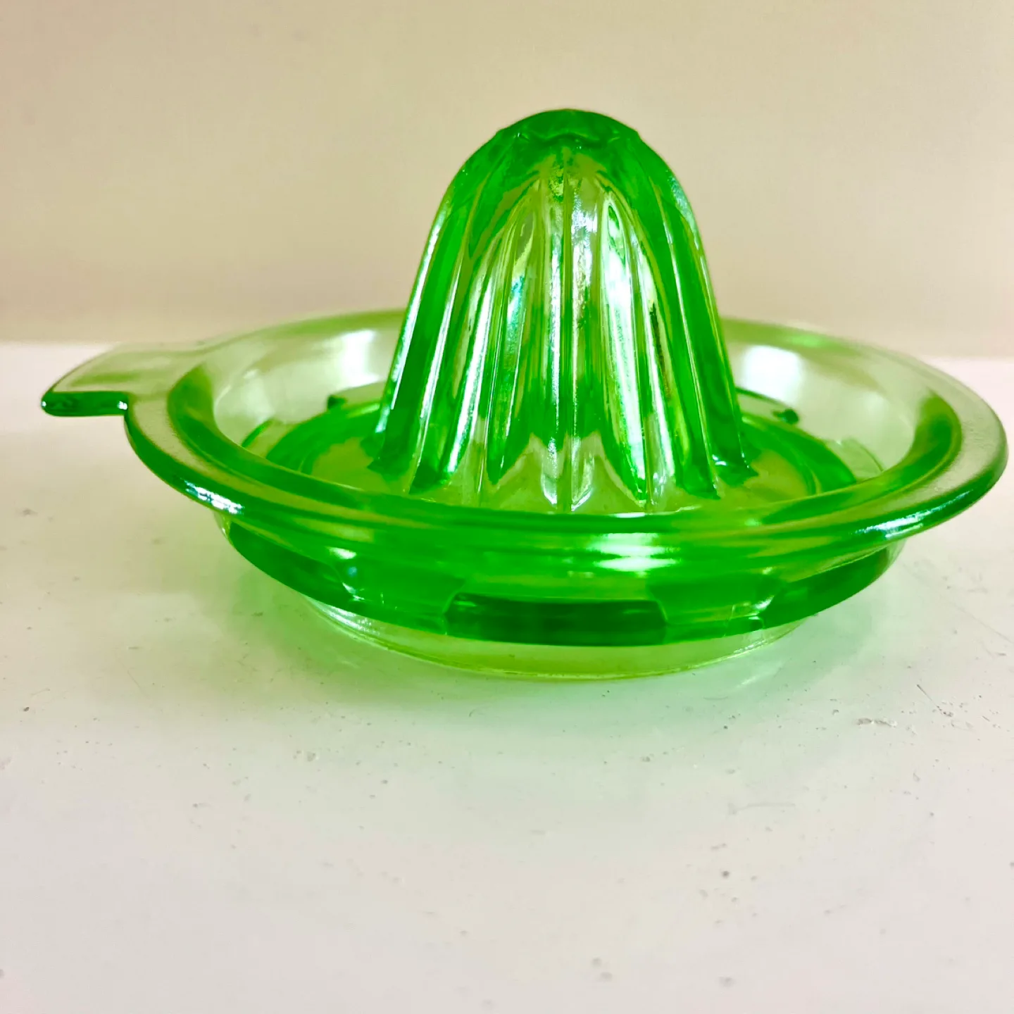 Green uranium glass juicer/reamer thumbnail