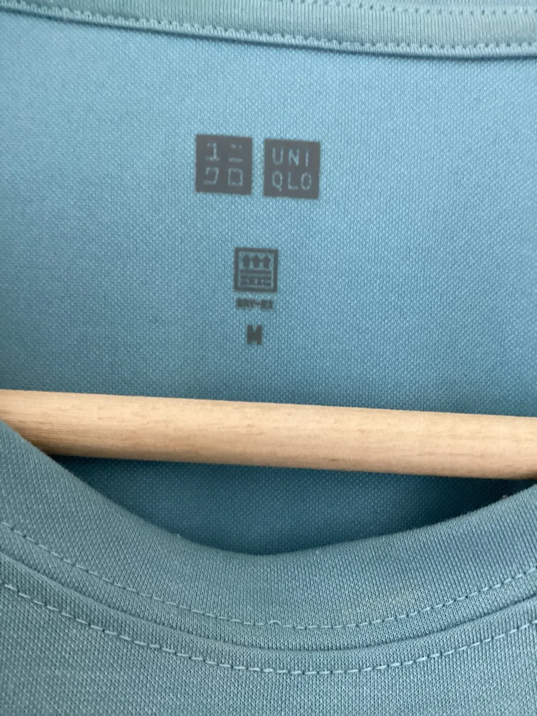 Uniqlo Blue T-Shirt - Size M image indicator(2)