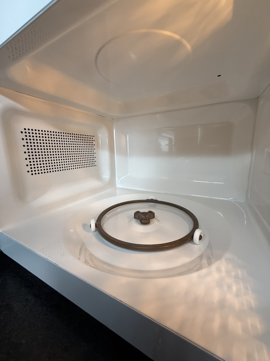 Galanz Retro Microwave - Red - photo 2