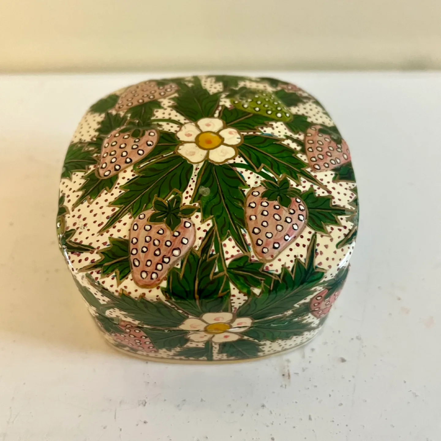 Kashmir Strawberry Paper Mache Box thumbnail