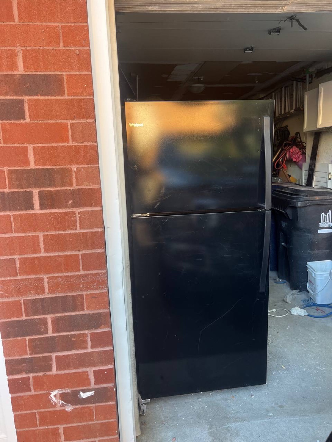 Whirlpool Black Top Freezer Refrigerator - photo 3