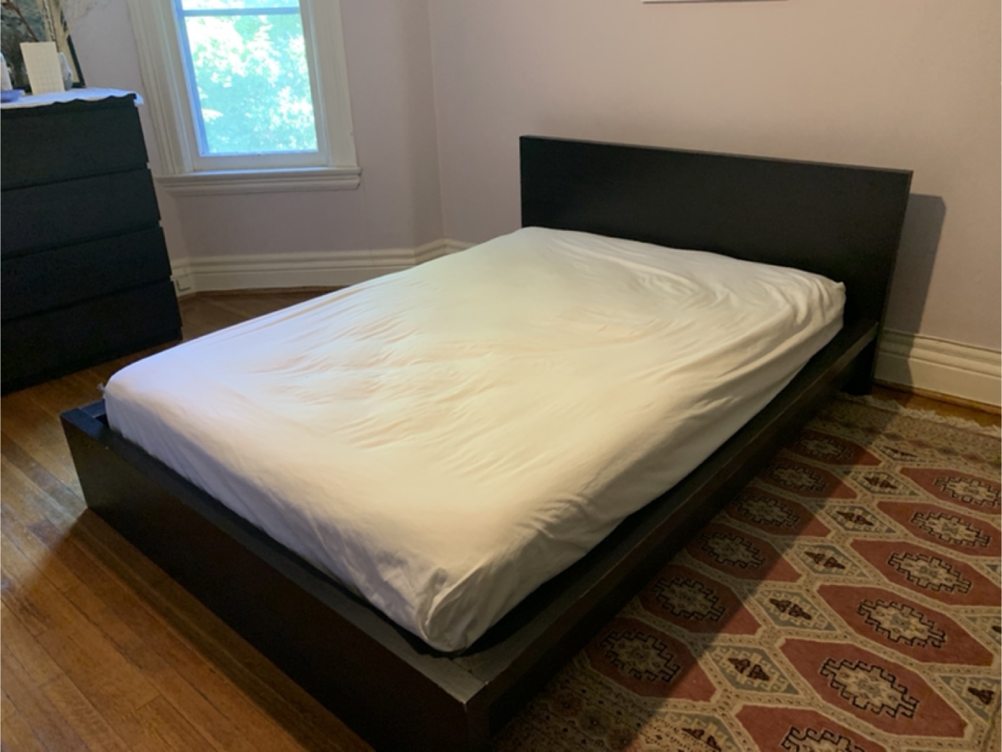 Brown bed frame (size: full)