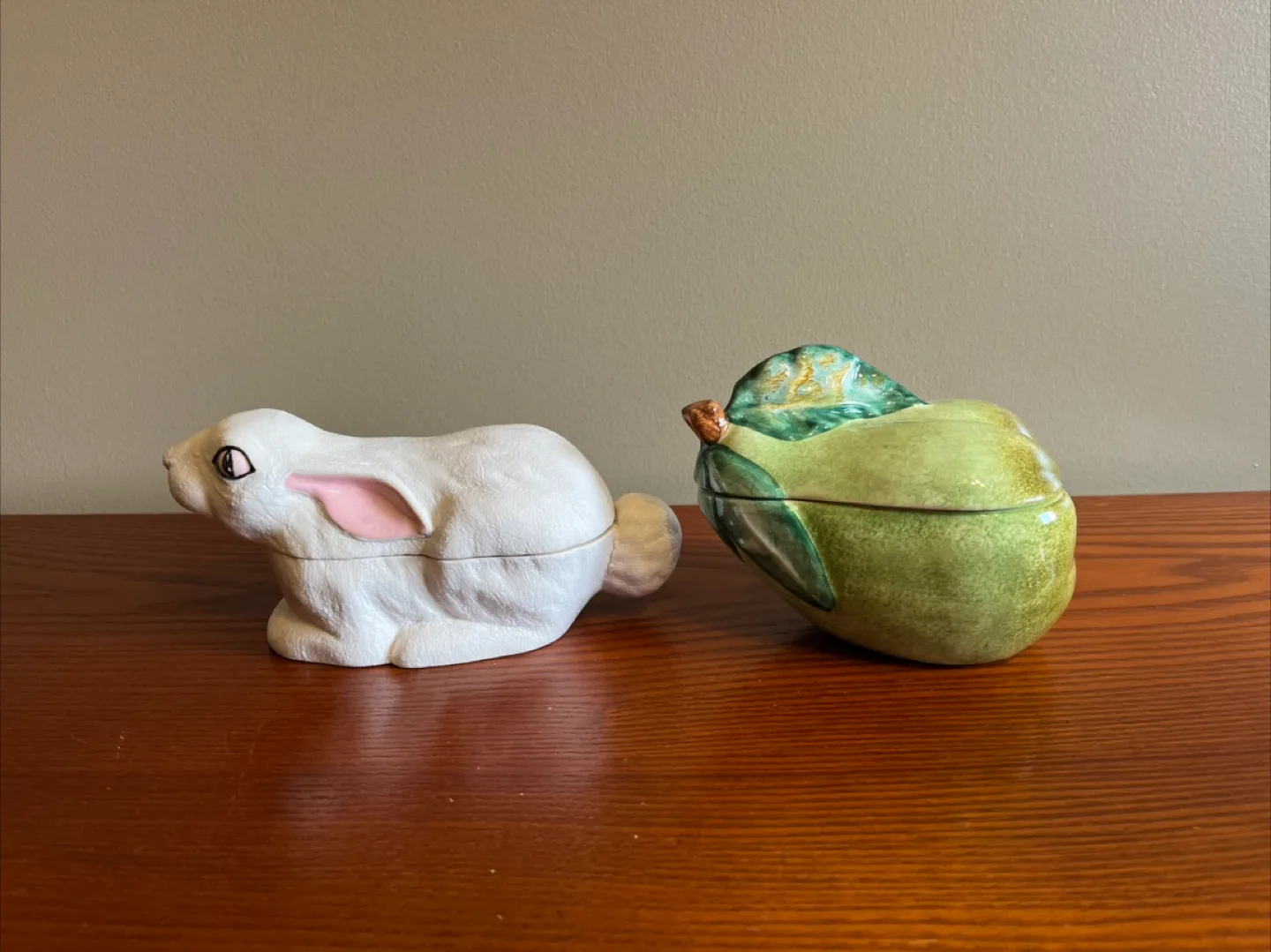 VINTAGE CERAMIC COVERED TRINKET DISH thumbnail