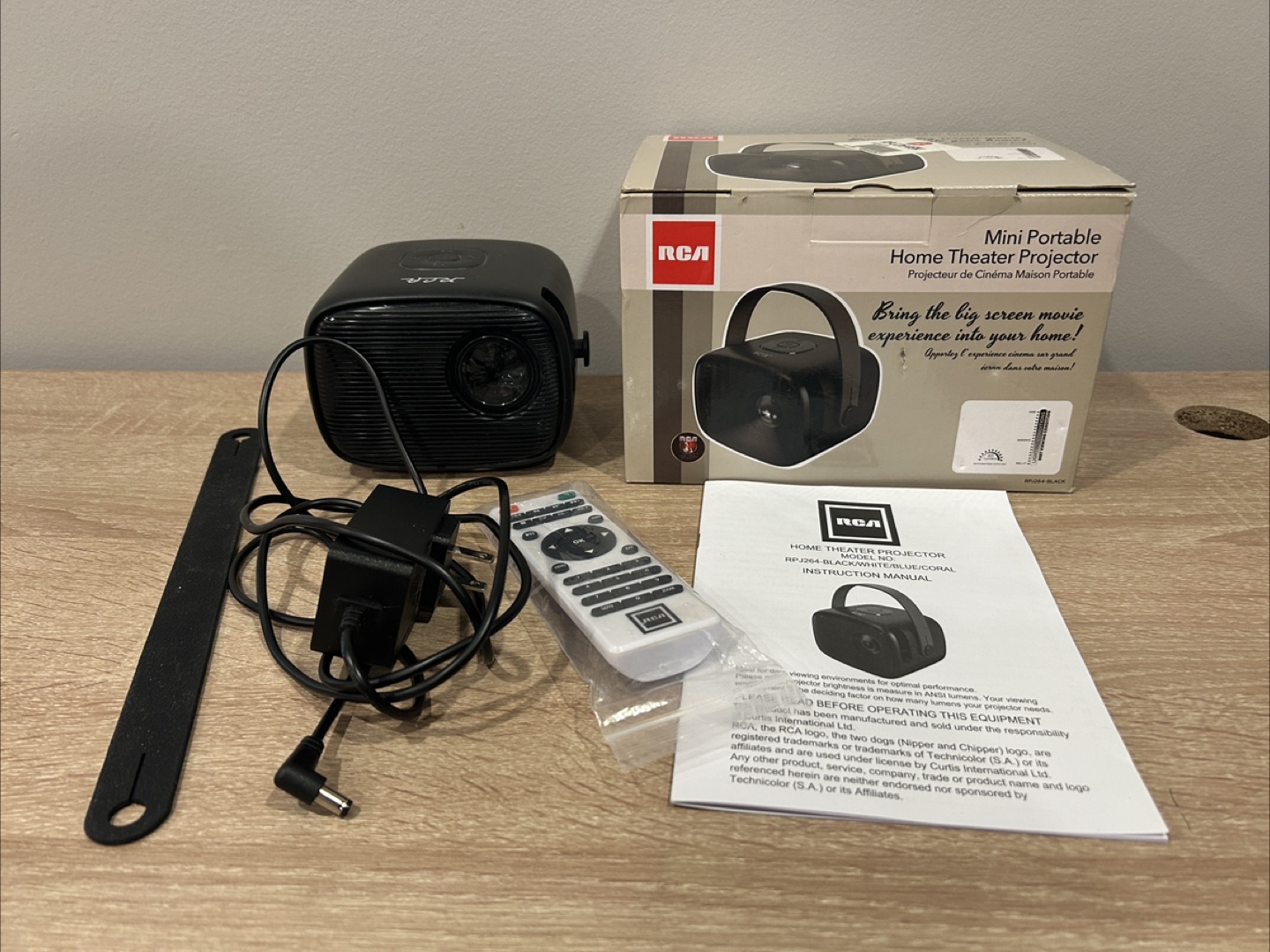 RCA Mini Portable Home Theater Projector