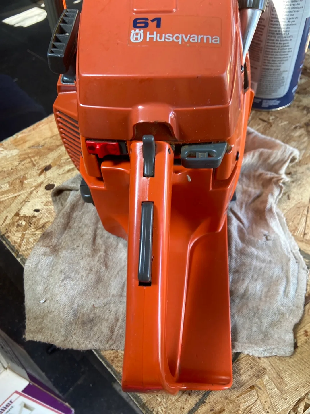 Husqvarna 61 Chainsaw image indicator(2)