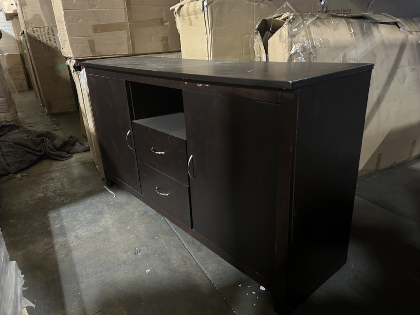 Closing sale—brand new server (cabinet)