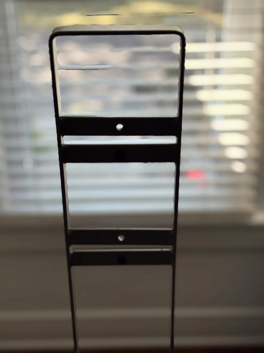 Dyson Cordless Vacuum Stand - Metal Storage Stand image indicator(3)