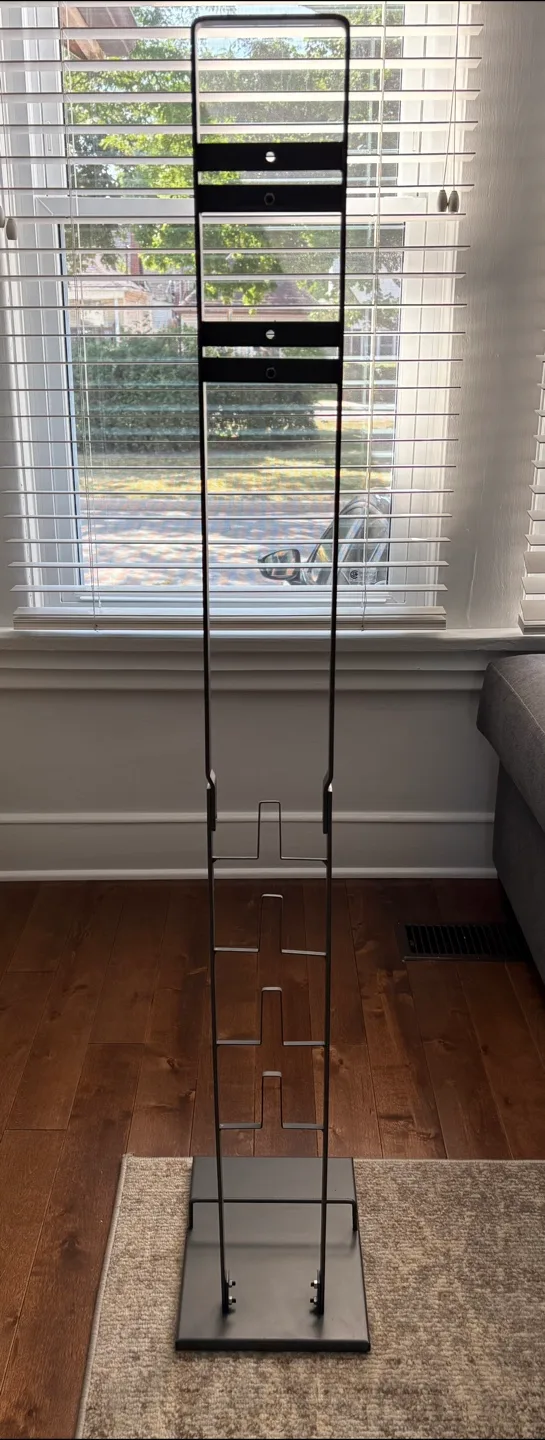 Dyson Cordless Vacuum Stand - Metal Storage Stand image indicator(5)