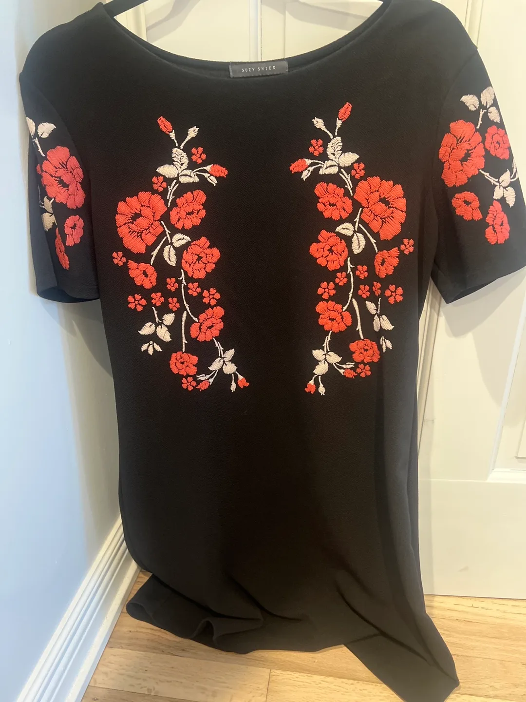Suzy Shier Black Floral Dress thumbnail