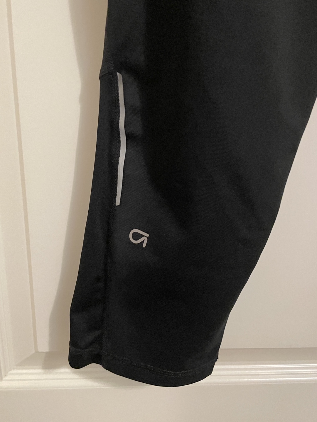 GapFit Black GFast Cropped Leggings - Size M - photo 4