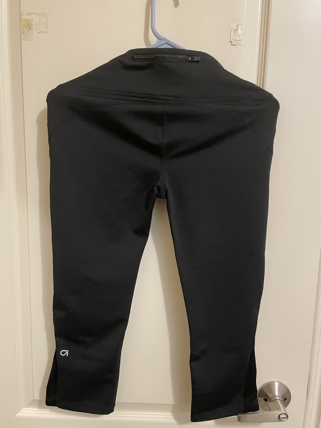 GapFit Black GFast Cropped Leggings - Size M - photo 2