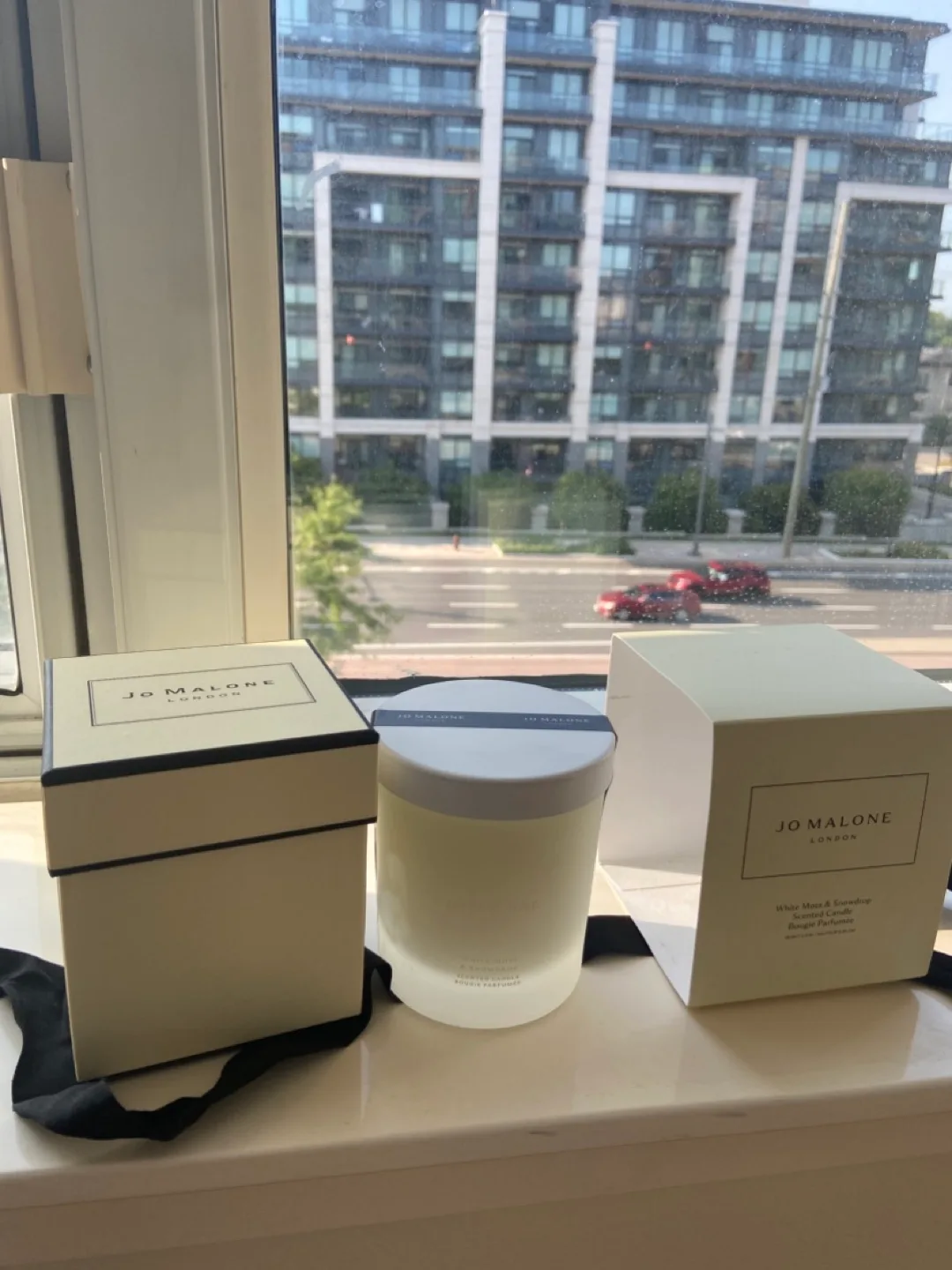 Jo Malone White Moss & Snowdrop Candle thumbnail