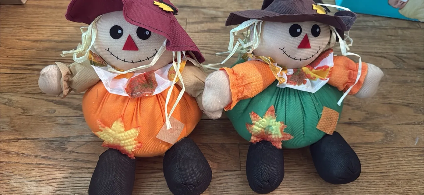 Two Halloween Scarecrow Dolls thumbnail