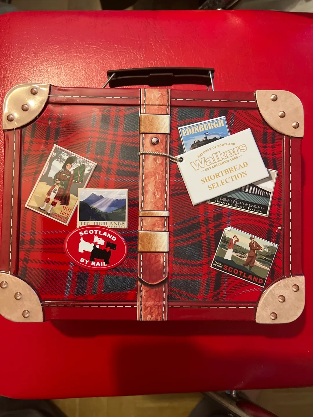 Walkers Shortbread Selection Tin image indicator(3)