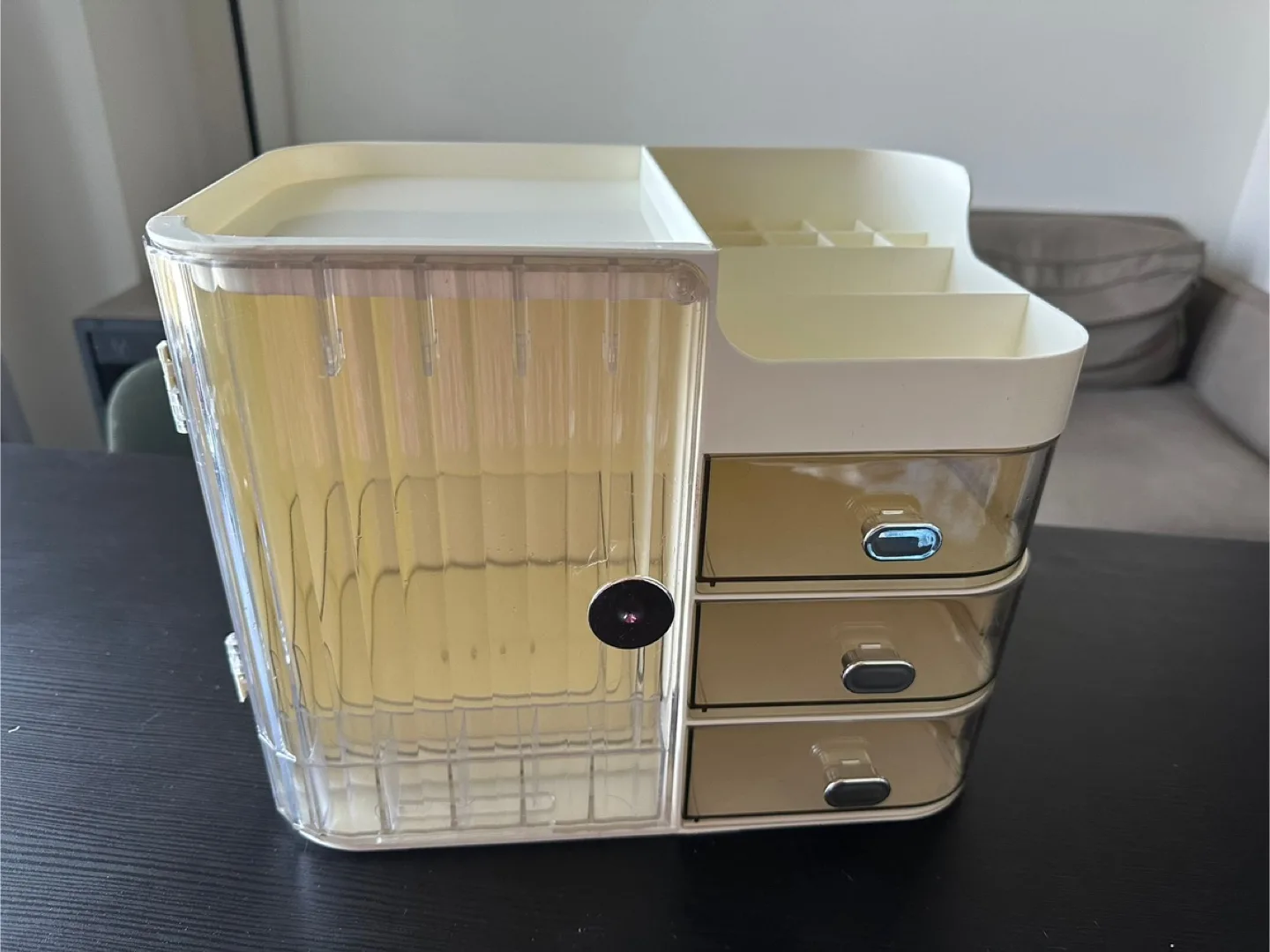 Makeup organizer thumbnail