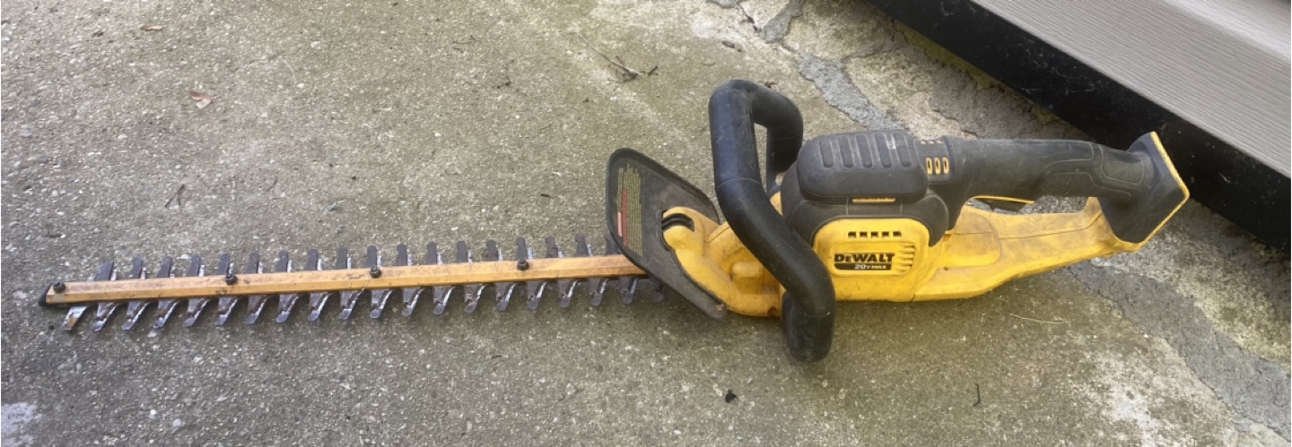 DeWalt 20V MAX Hedge Trimmer
