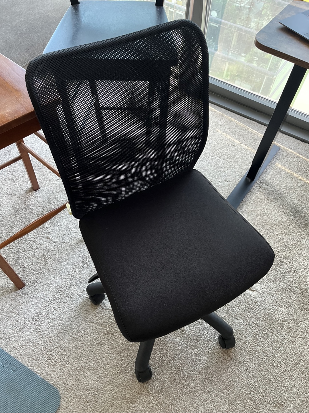 Black Mesh Adjustable Office Chair