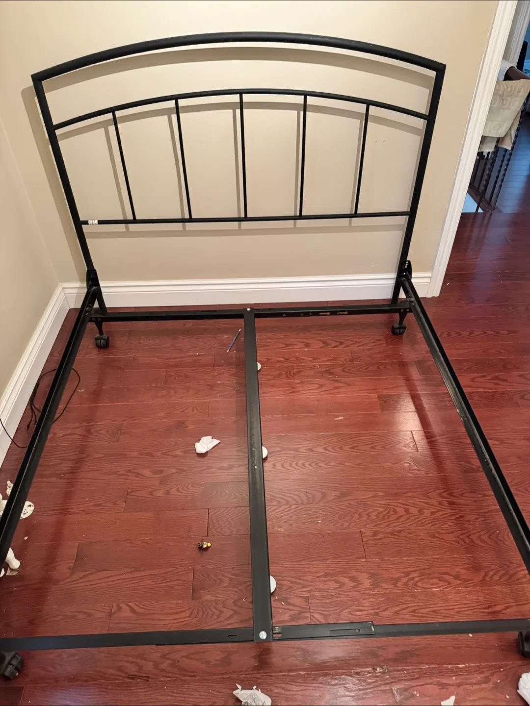 Queen size Black Metal Bed Frame thumbnail