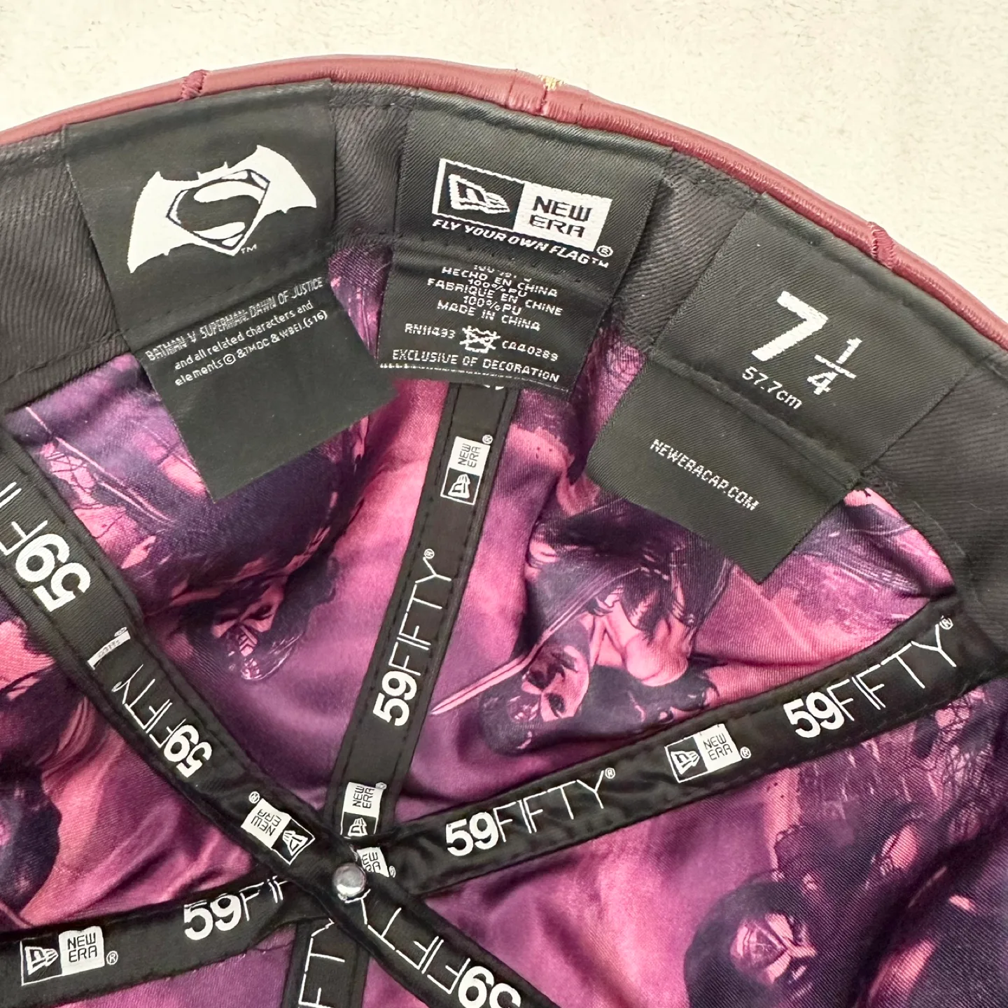 New Era Wonder Woman Collectable 59FIFTY Fitted Cap - Size 7 1/4 image indicator(7)