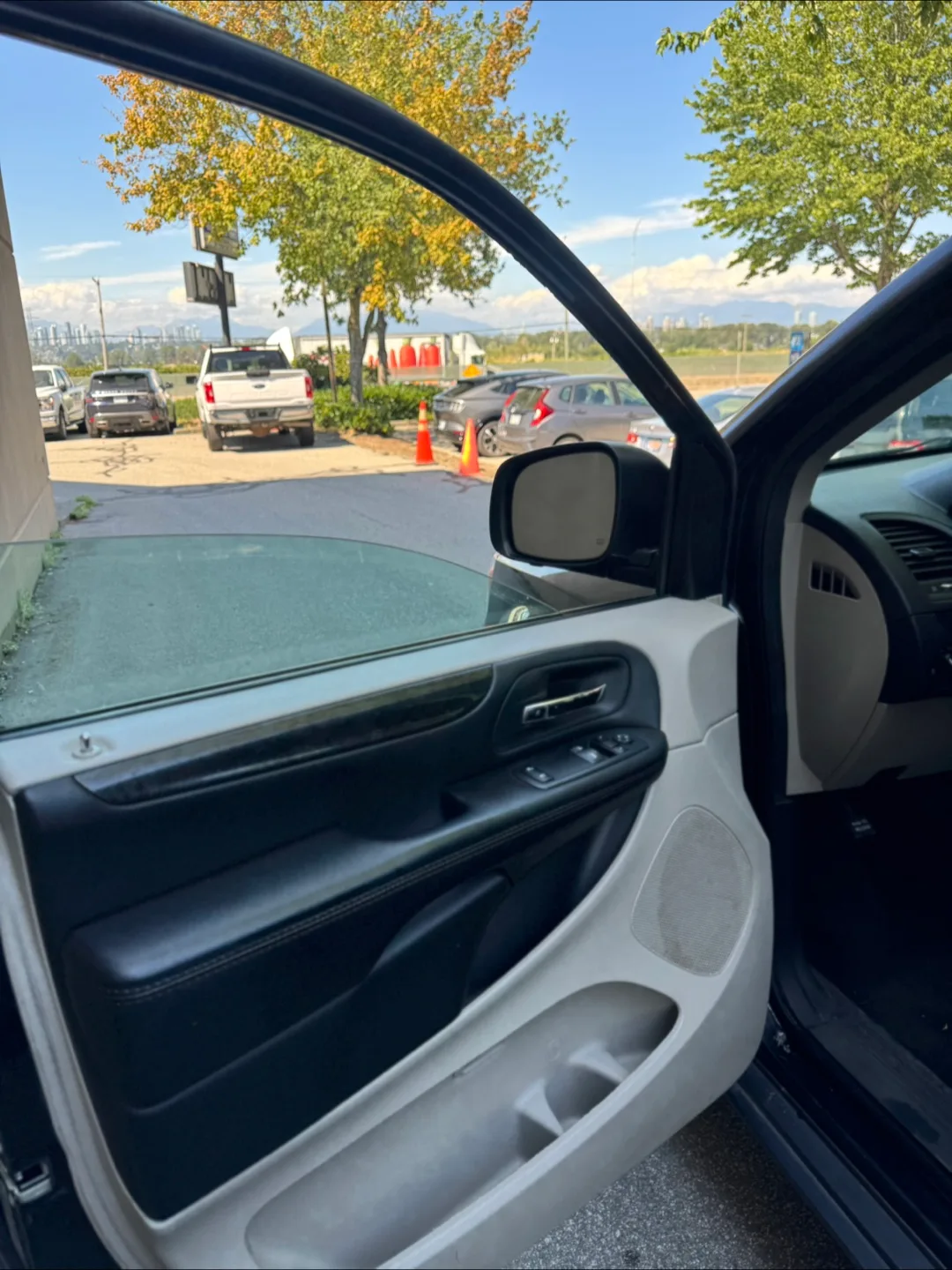 2017 dodge grand caravan passenger image indicator(7)