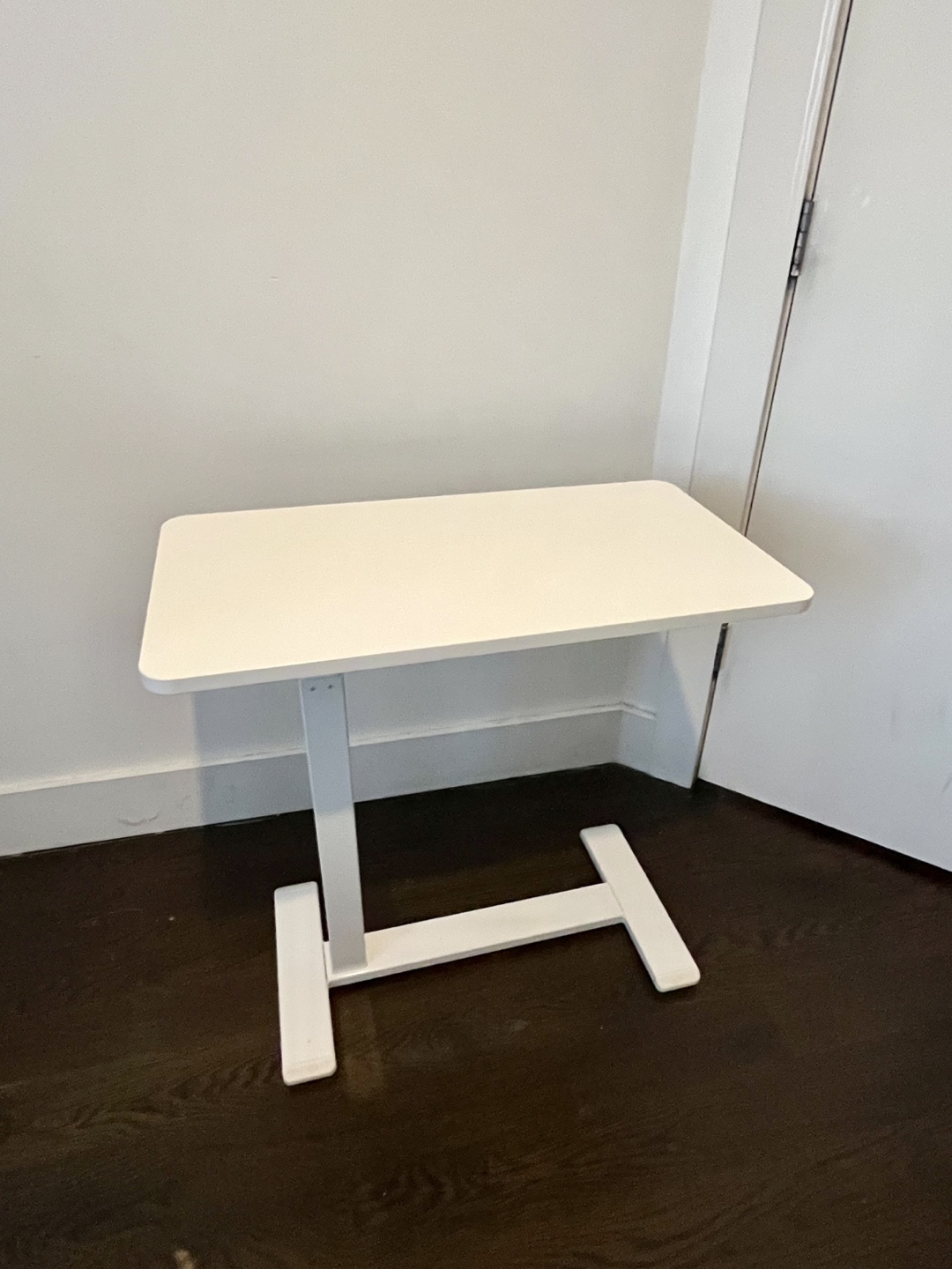 Laptop stand table