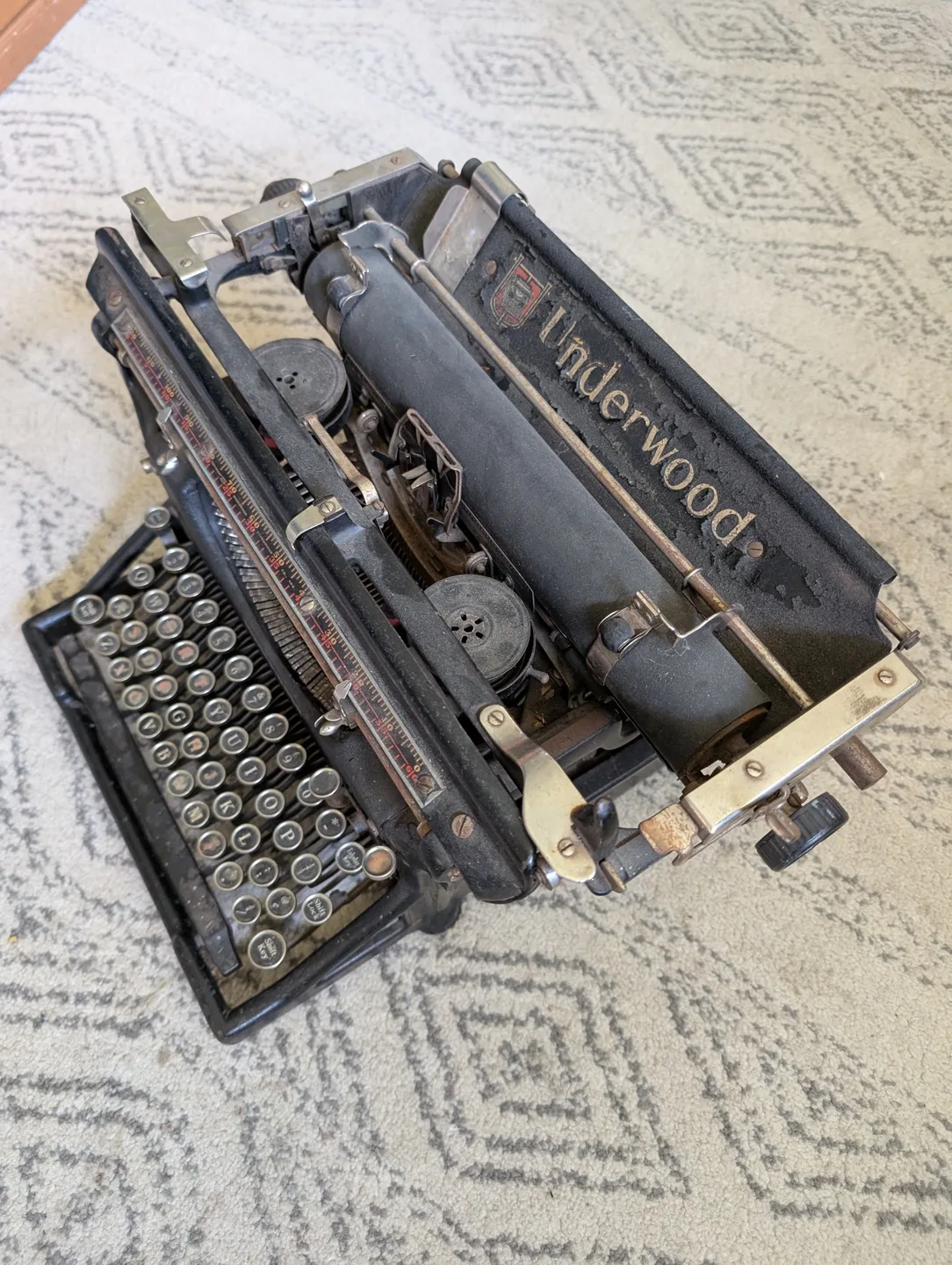 Vintage Underwood Typewriter thumbnail