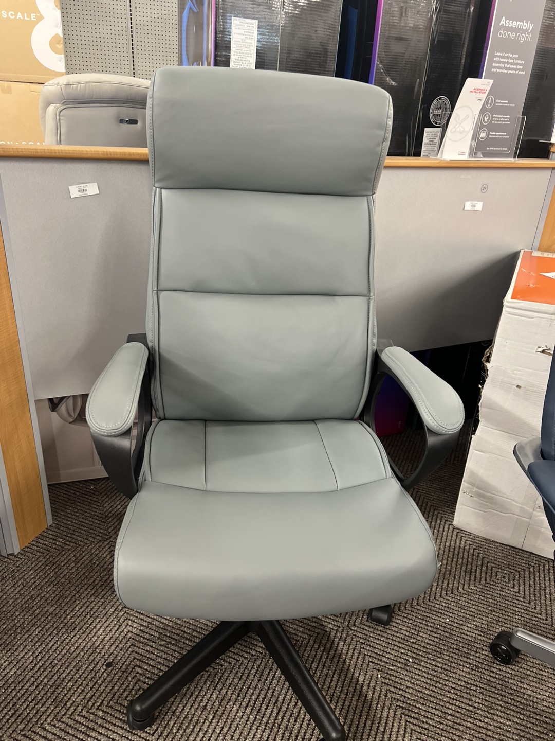Staples Rutherford Luxura Manager Chair