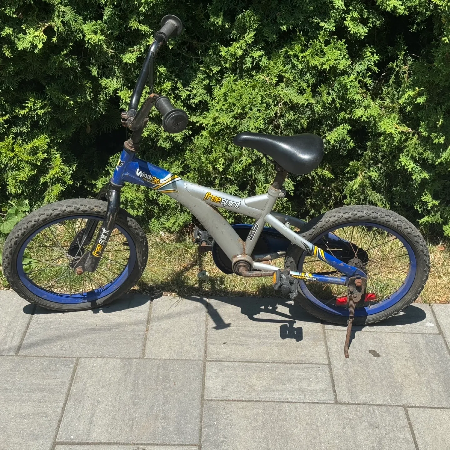 Free Spirit Kids' Bike thumbnail