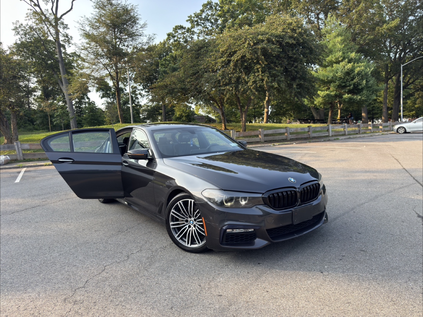 BMW 530i x drive M sport - photo 2