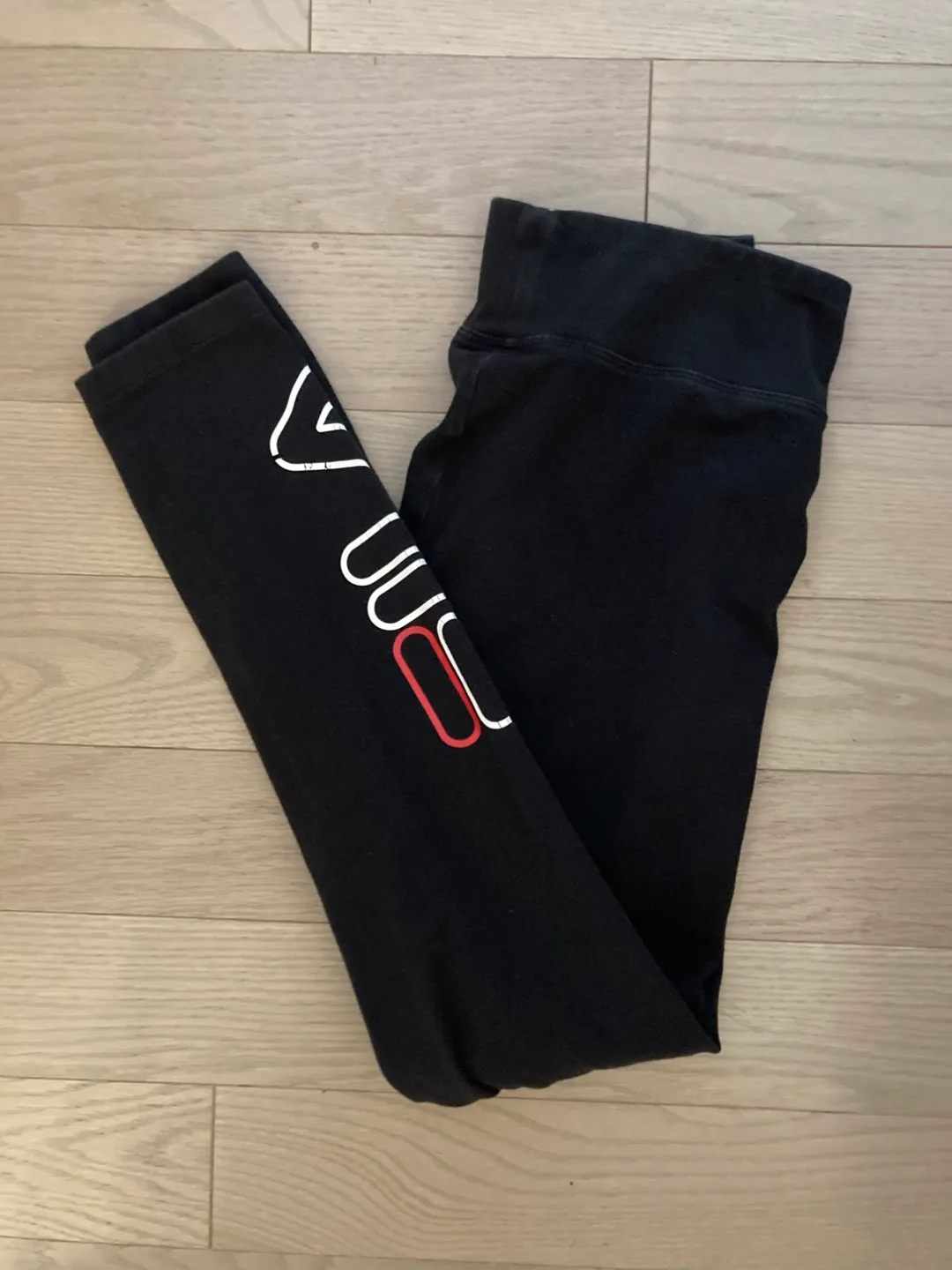 🇨🇦🍁Fila Black XS Leggings thumbnail