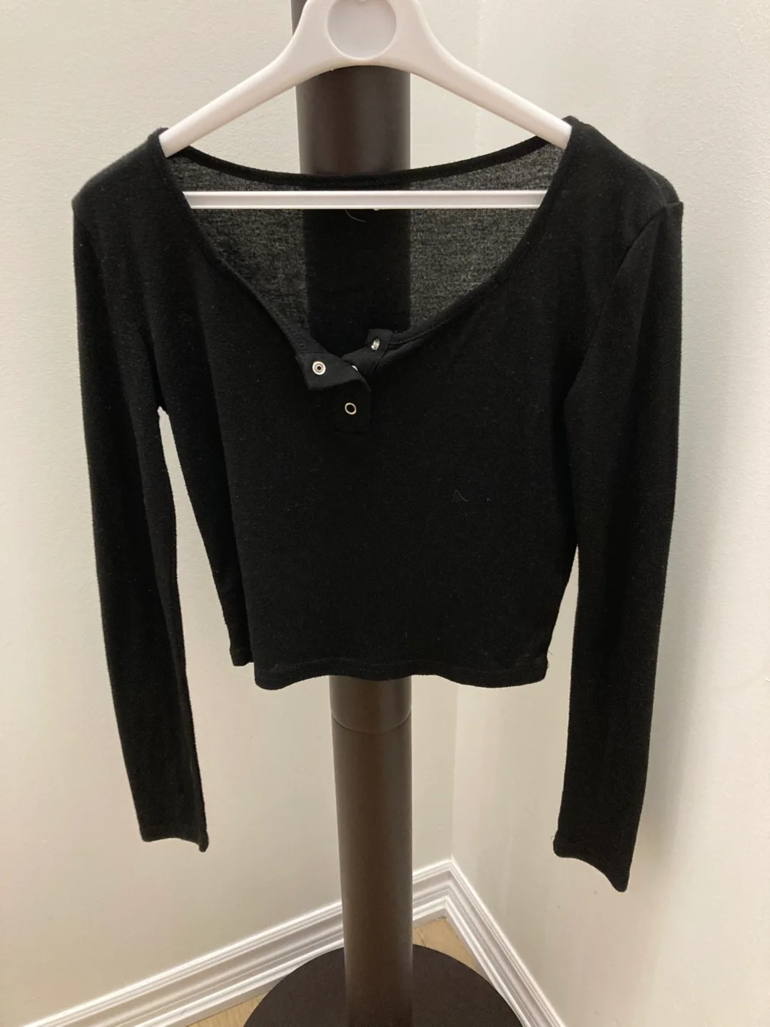 🇨🇦🍁Dazy Black Long Sleeve Top - Size S thumbnail