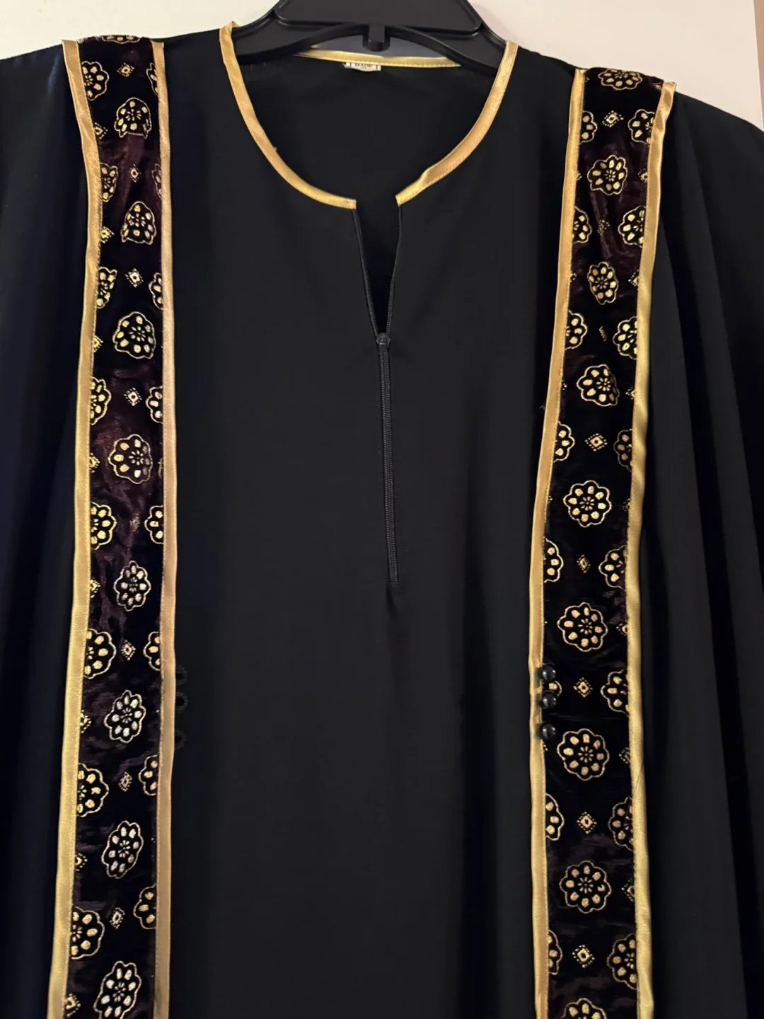 Black Abaya with Gold Trim 🇨🇦 image indicator(4)