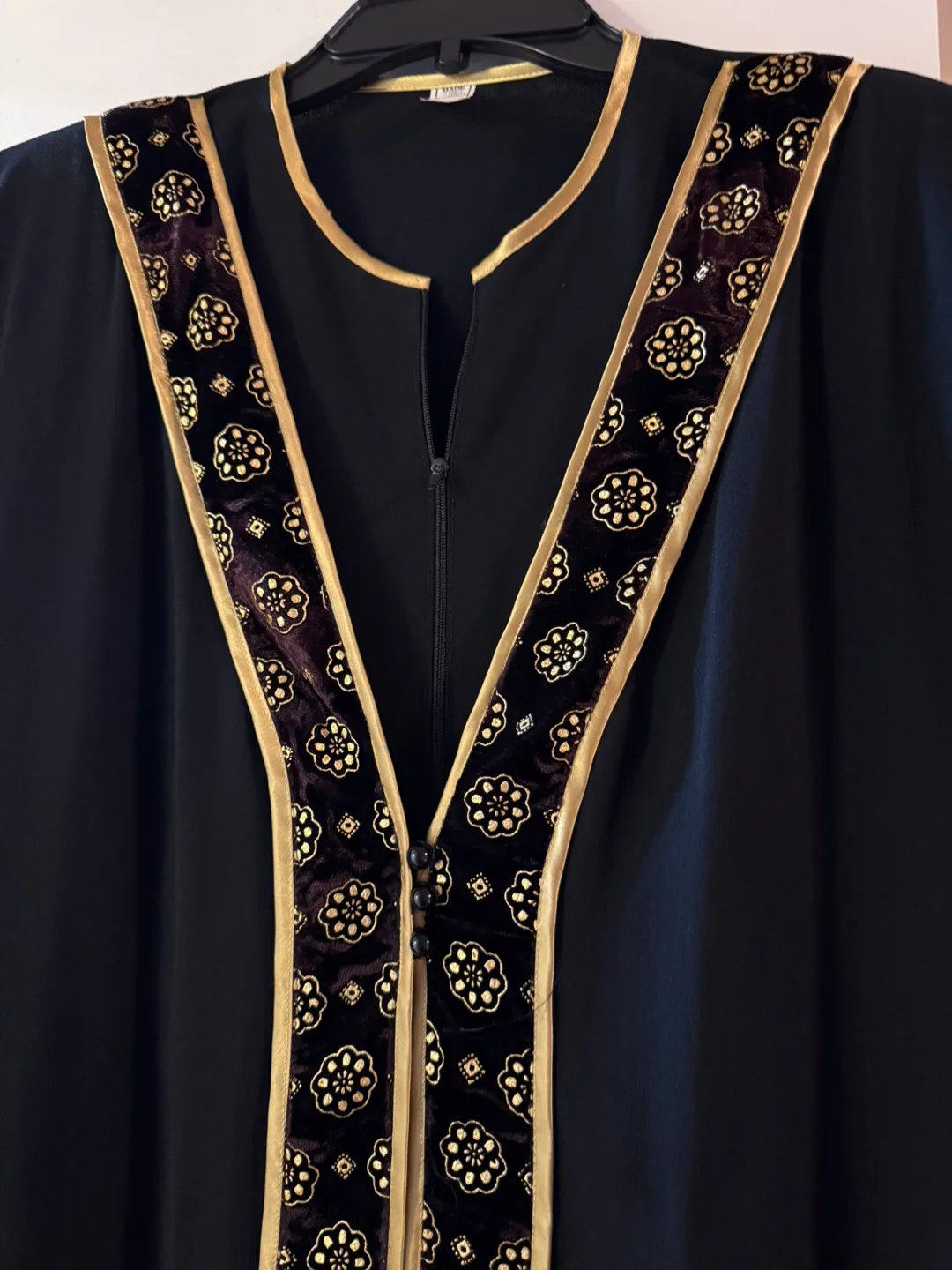 Black Abaya with Gold Trim 🇨🇦 image indicator(8)