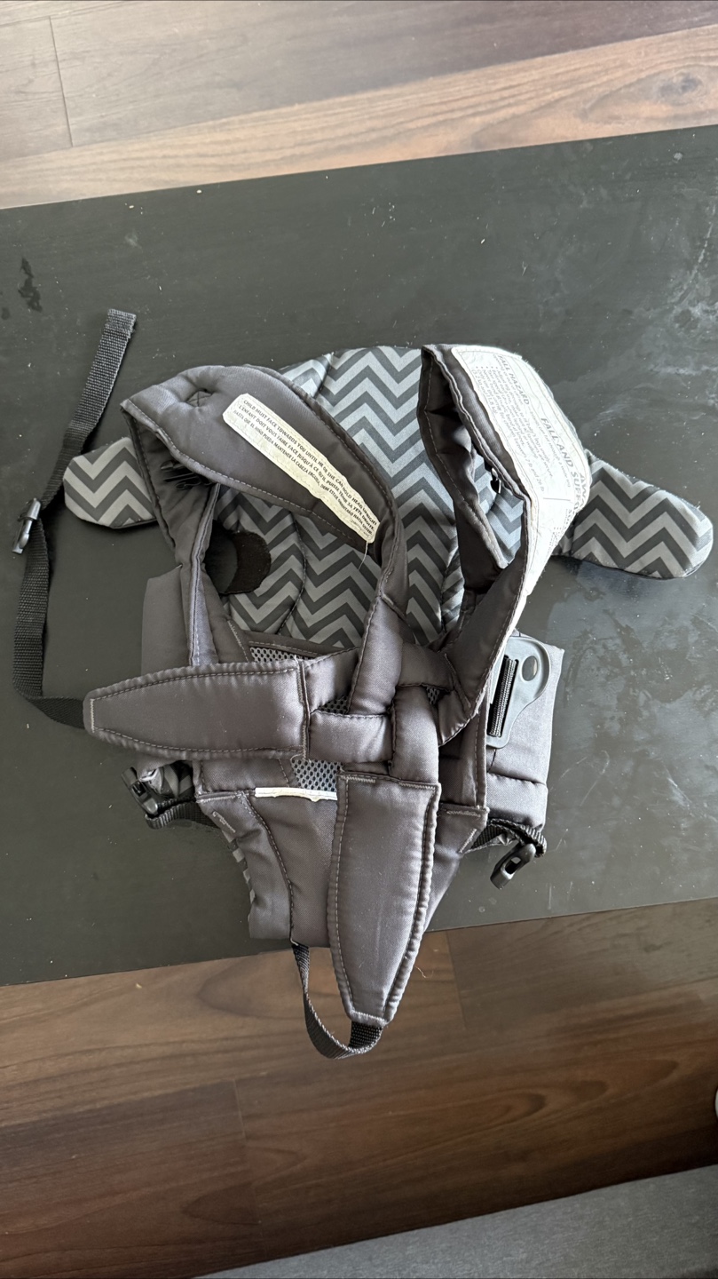 Evenflo baby Carrier - Grey Chevron Pattern - photo 2