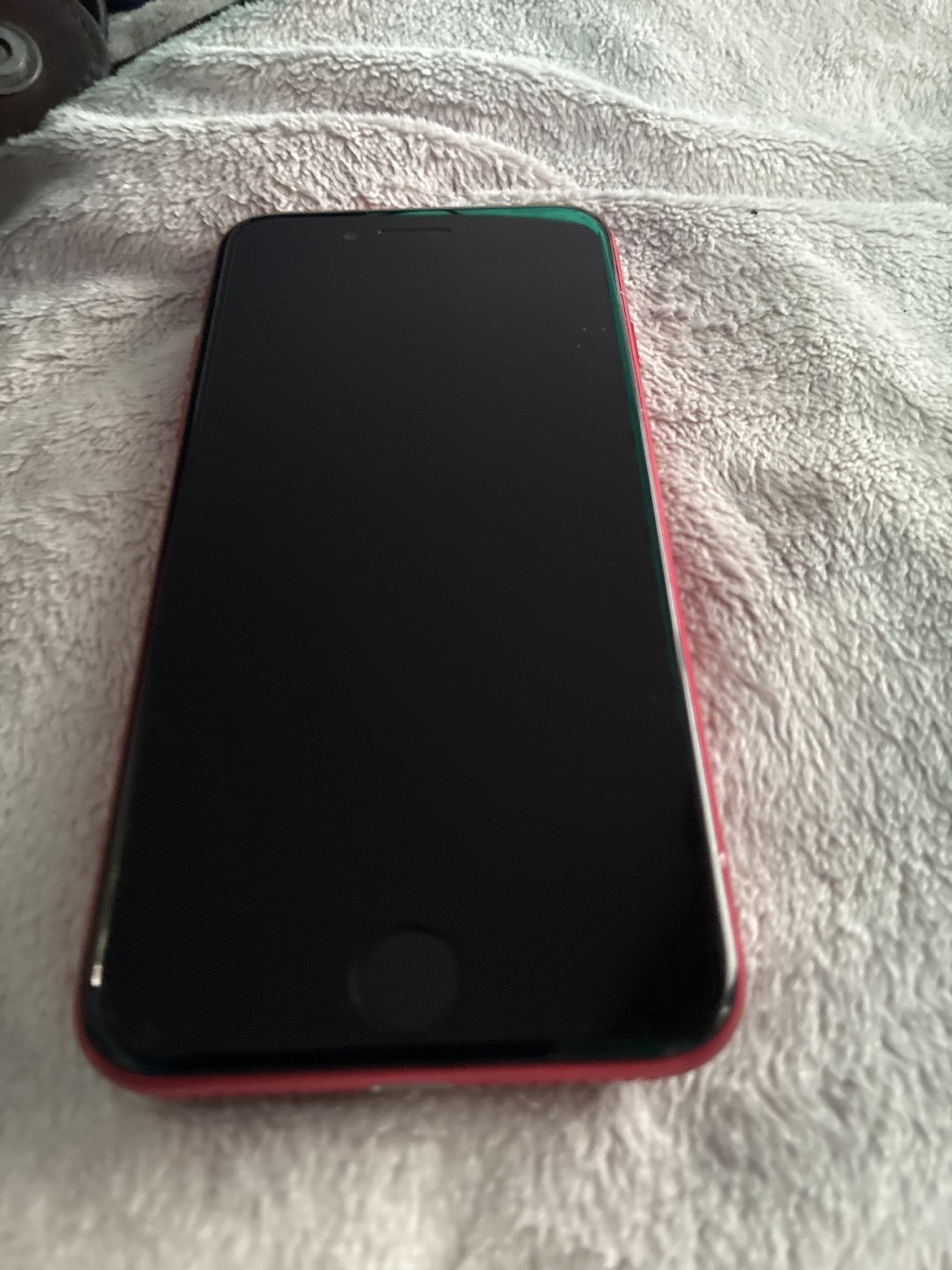 Apple iPhone SE (2 gen) RED - photo 2