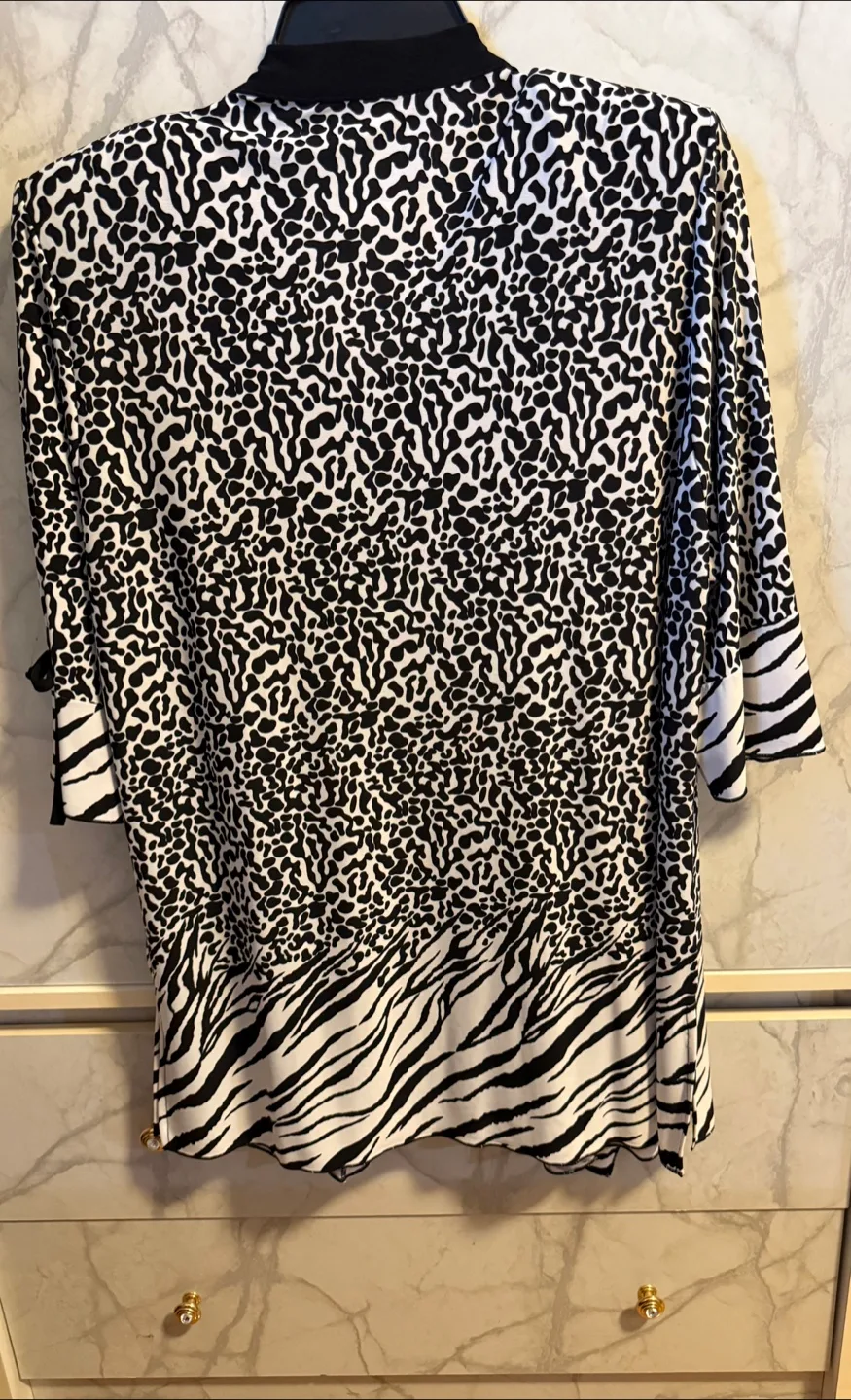 Black & White Print Cardigan Set 🇨🇦 image indicator(3)