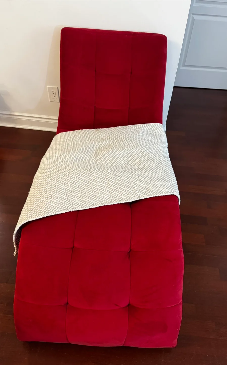 Red Chaise Lounge Chair thumbnail