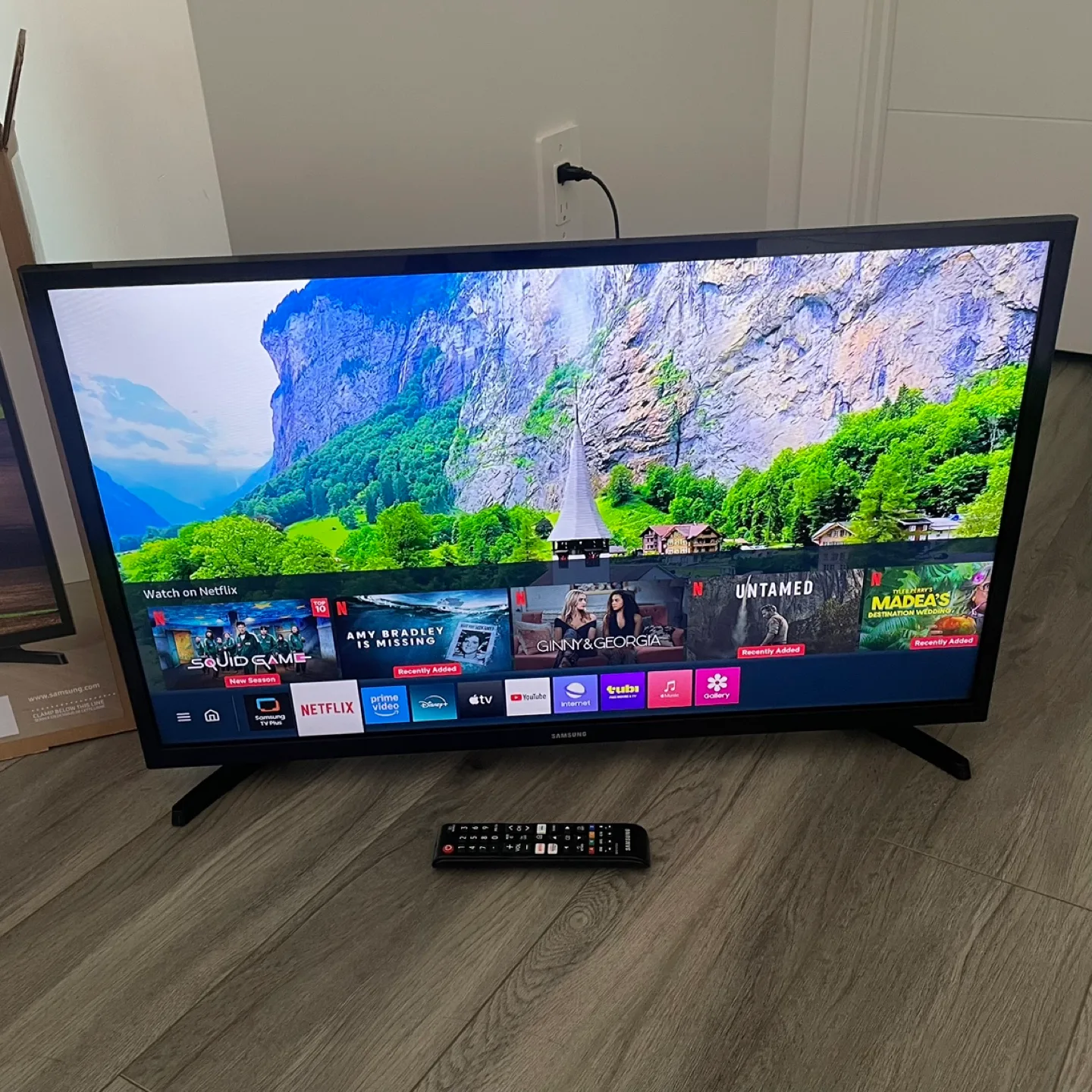 Samsung Smart LED TV thumbnail